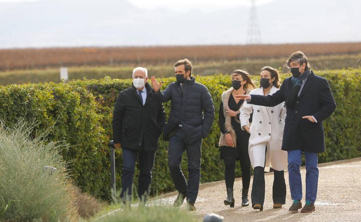 Imagen de la visita de Casado a La Rioja. 