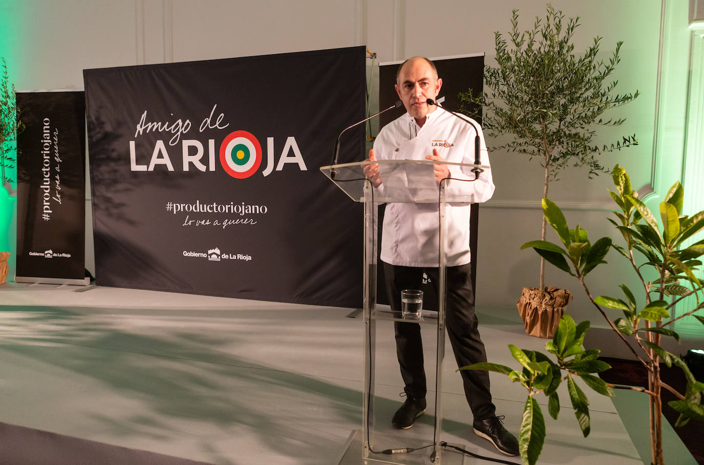 La Consejería de Agricultura reconoció este viernes el trabajo de los cocineros y del sector agrario regional