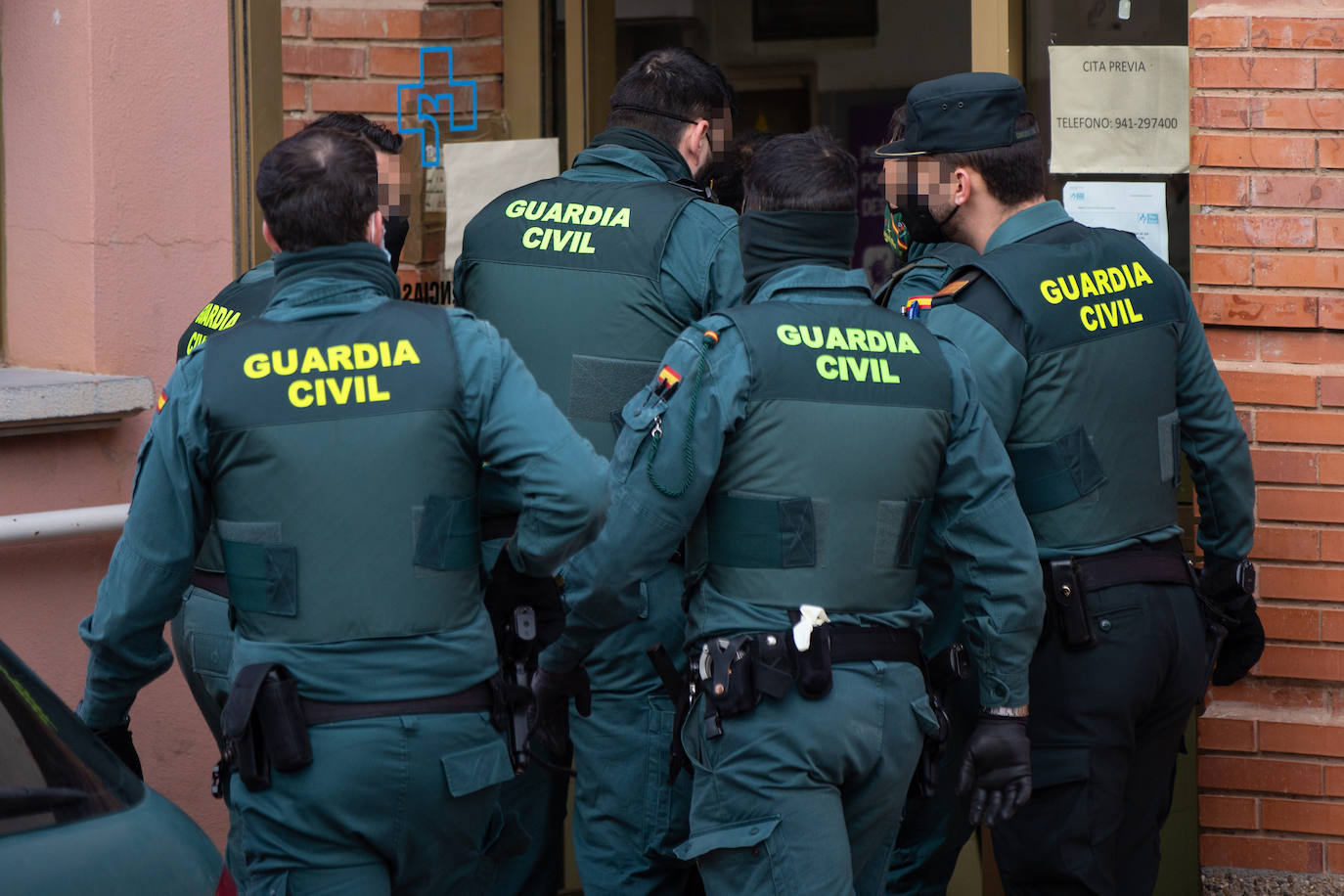 El hombre se había atrincherado en su casa antes de ser arrestado