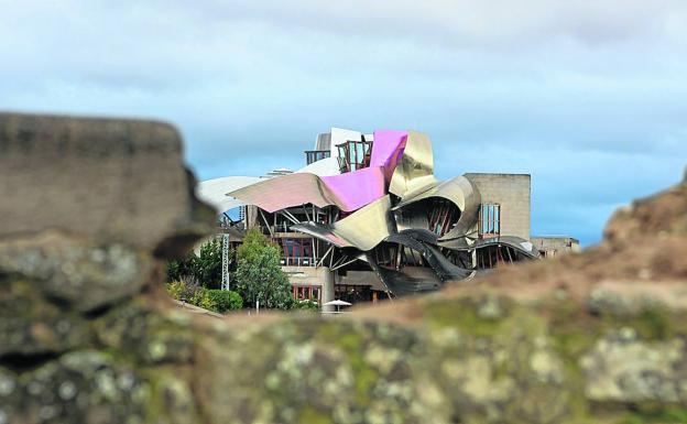 Vista del hotel Marqués de Riscal, en la localidad alavesa de Elciego.