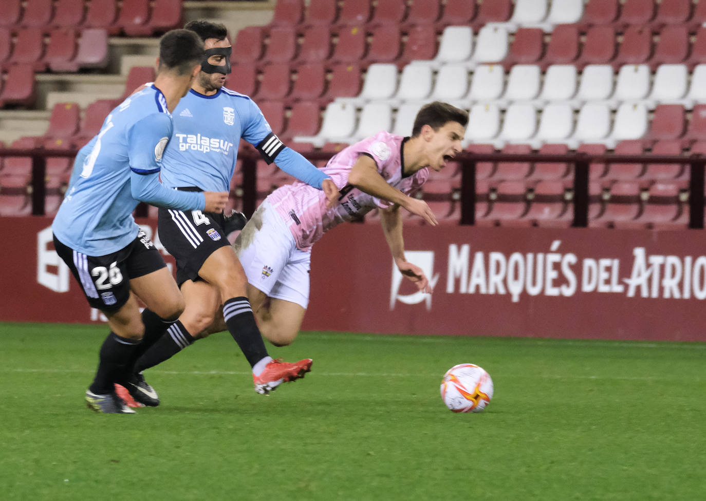 Los visitantes se clasifican para la siguiente ronda de la Copa del Rey gracias a dos goles de Ortuño