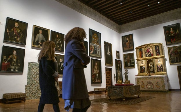 EL Salón de Reyes. con el retairado Retablo de Santa Clara ala fondo. 