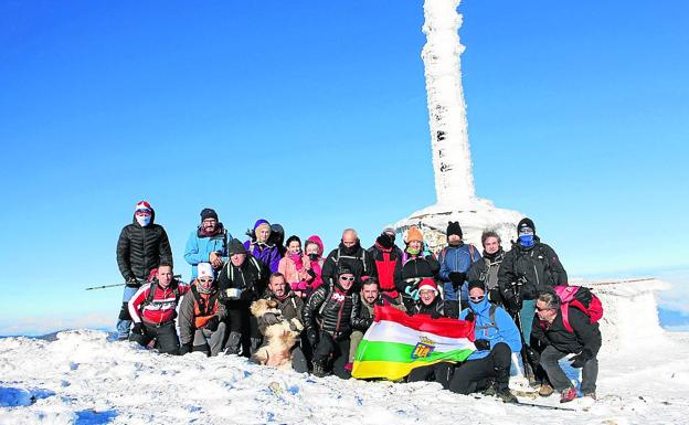 Imagen principal - El club de montaña Sampol, 10 años entre caminos y cuestas