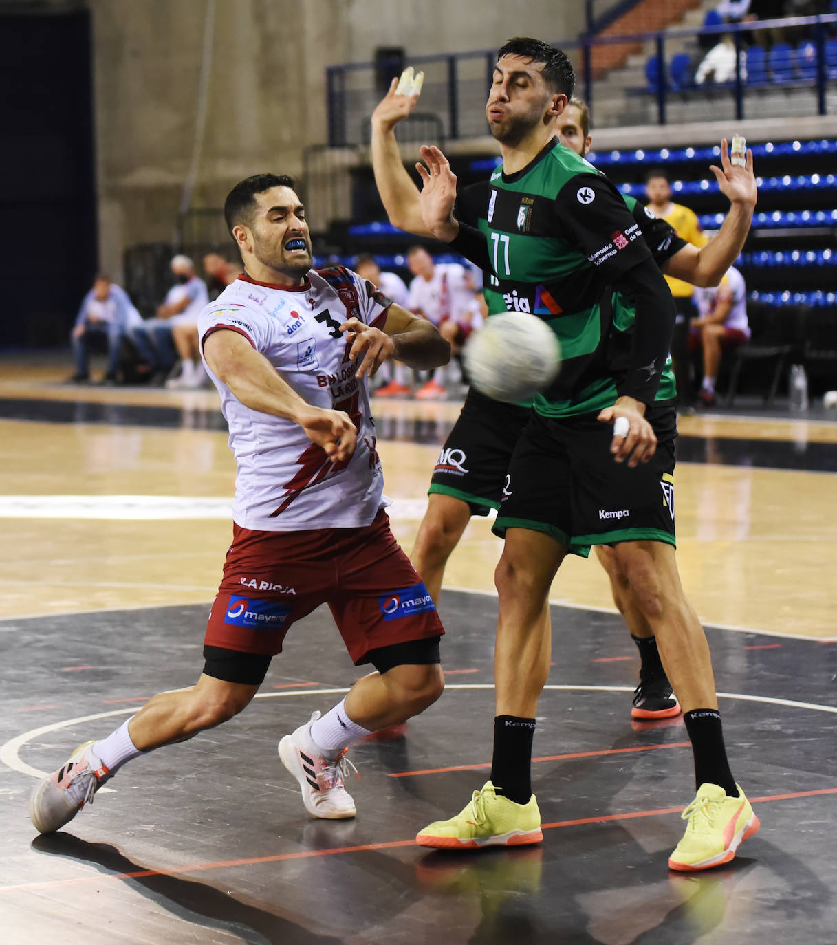 Fotos: Las imágenes del triunfo del BM Logroño ante el Anaitasuna