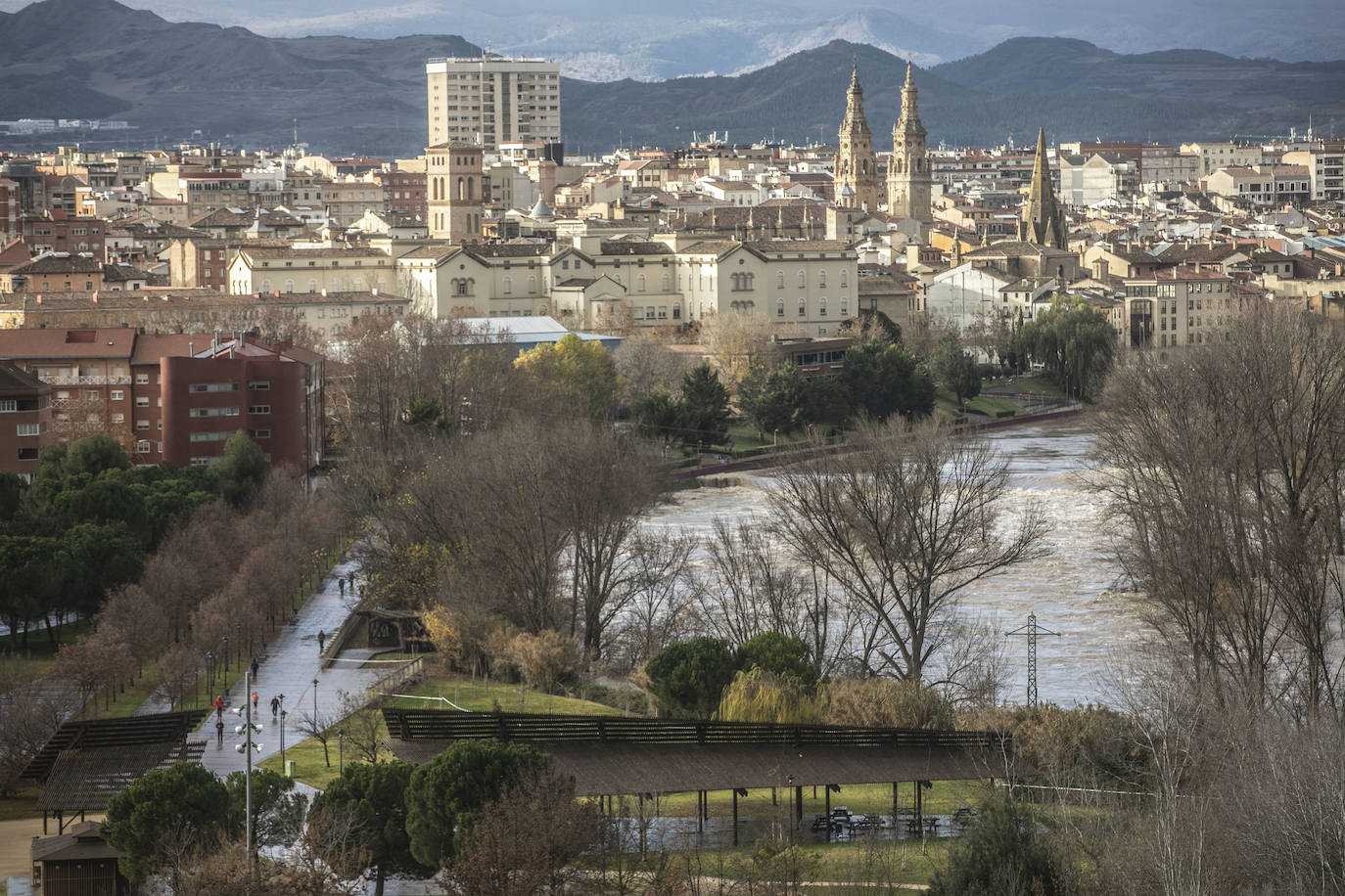 Fotos: Las espectaculares imágenes del río en Logroño