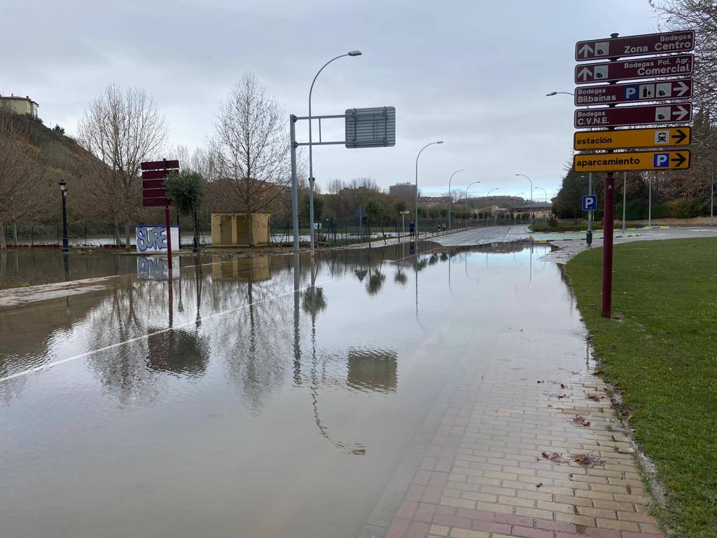 El Barrio de la Estación de Haro continúa inundado,