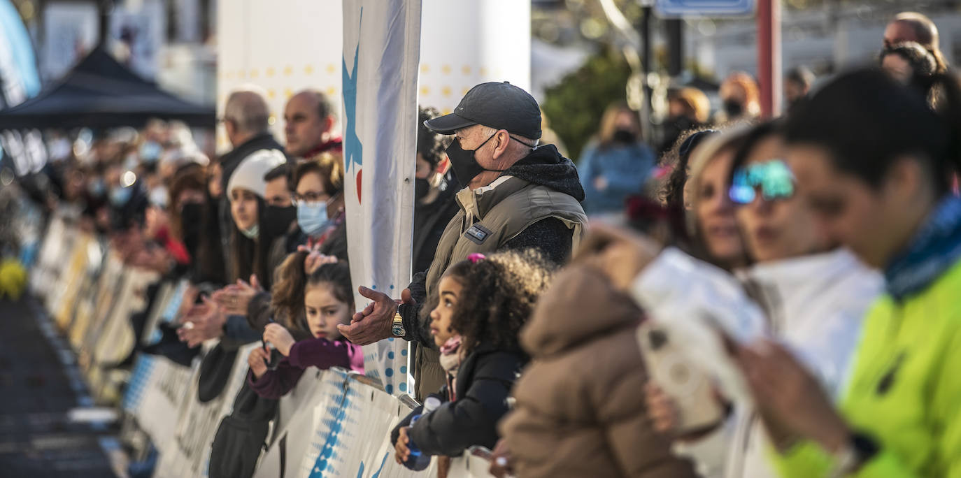 Fotos: La llegada a la meta en la Media Maratón de La Rioja