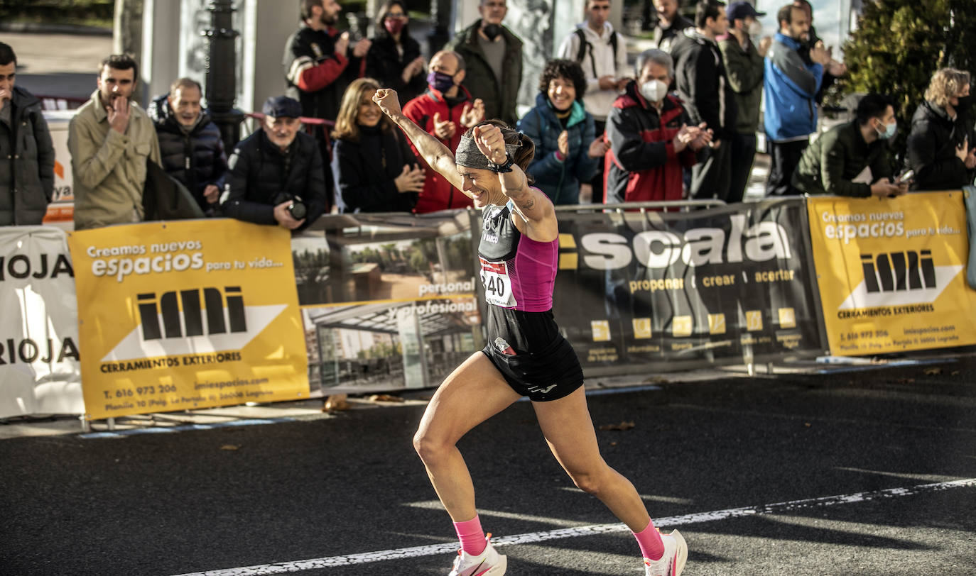 Fotos: La llegada a la meta en la Media Maratón de La Rioja