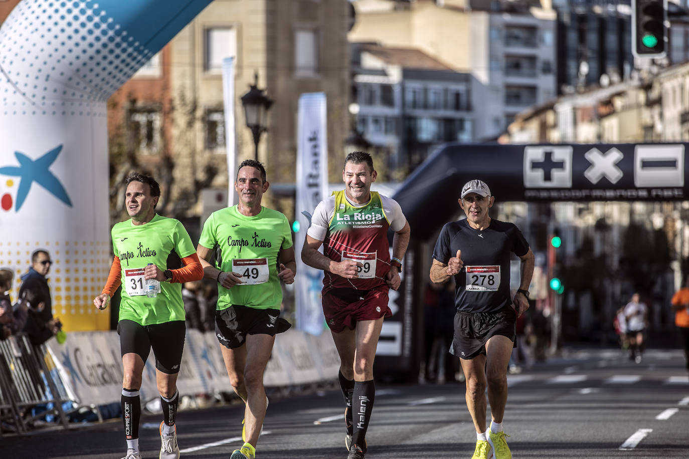Fotos: La llegada a la meta en la Media Maratón de La Rioja