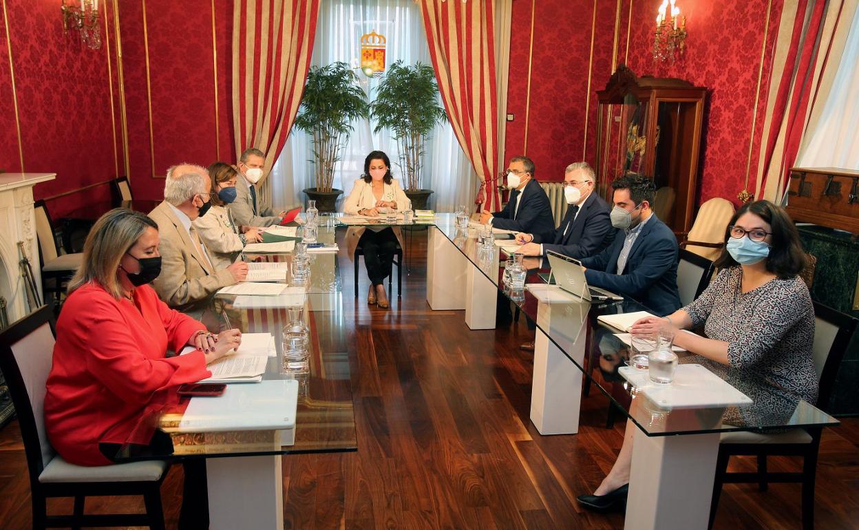 Reunión del Consejo de Gobierno de La Rioja en junio. 