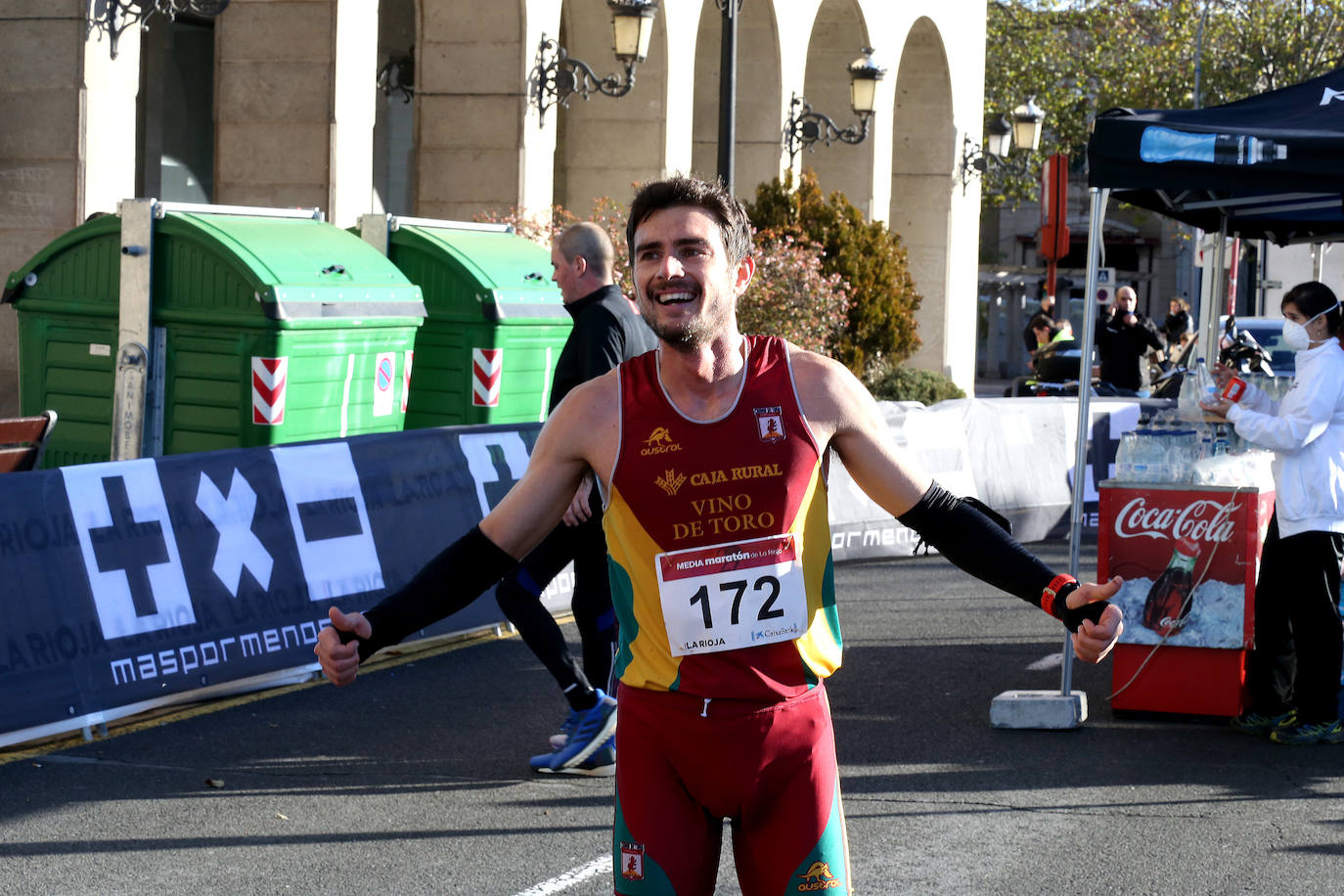 Fotos: La llegada a la meta en la Media Maratón de La Rioja