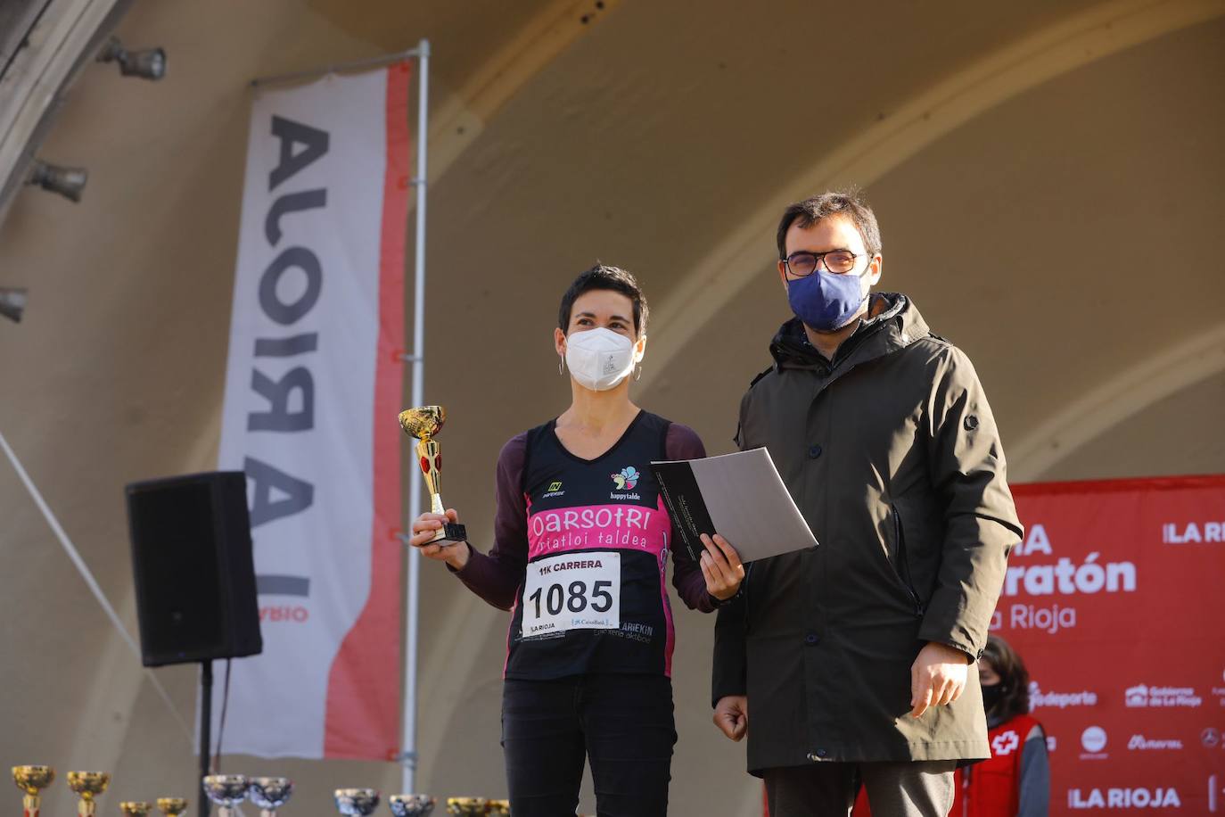 Fotos: El podio y los premios de la Media Maratón de La Rioja