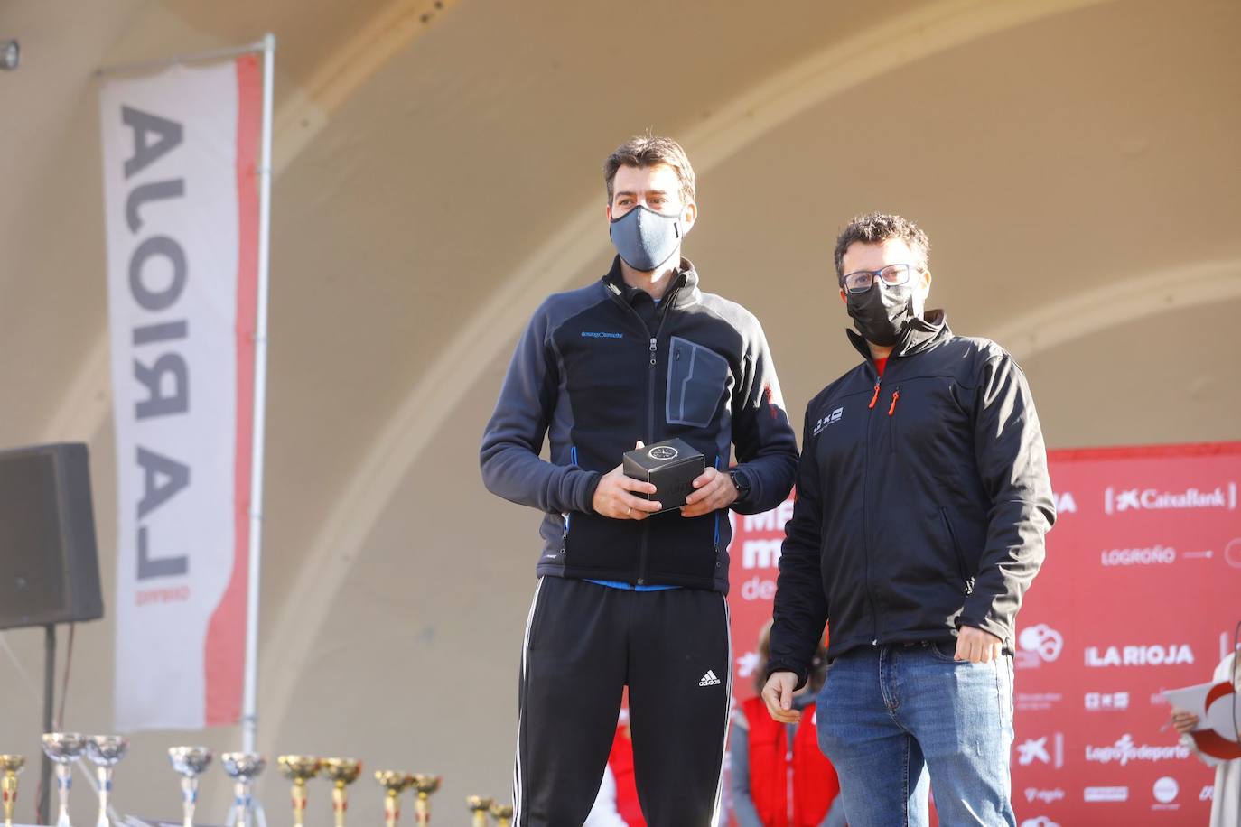 Fotos: El podio y los premios de la Media Maratón de La Rioja