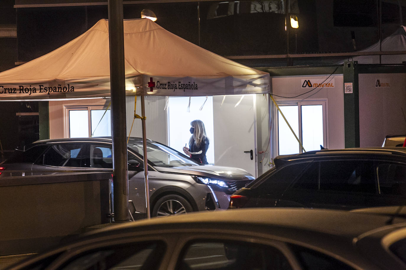 Fotos: Largas colas para pruebas PCR en La Rioja