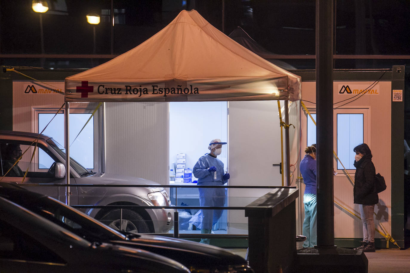 Fotos: Largas colas para pruebas PCR en La Rioja