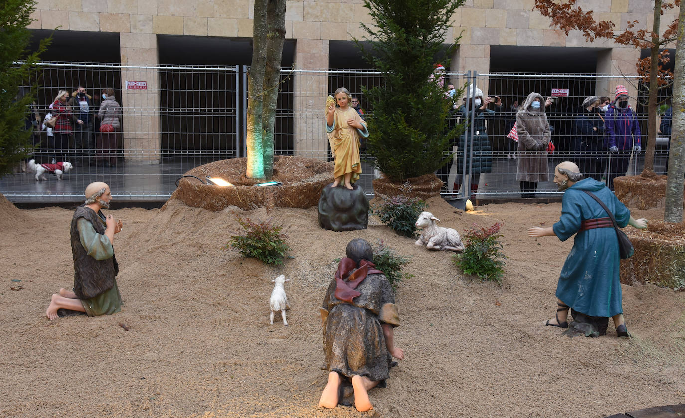 El nacimiento, situado en la plaza del Ayuntamiento de la capital riojana, se podrá visitar hasta el 7 de enero