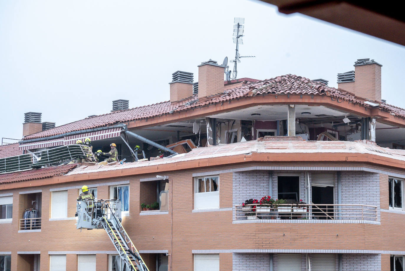 Fotos: Explosión de gas en un ático de Lardero