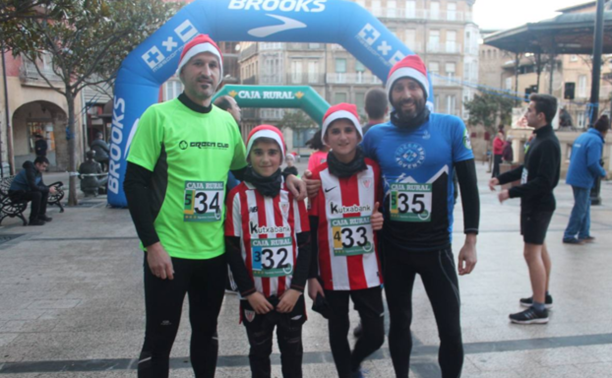 Participantes en una carrera del Pavo en Haro. 