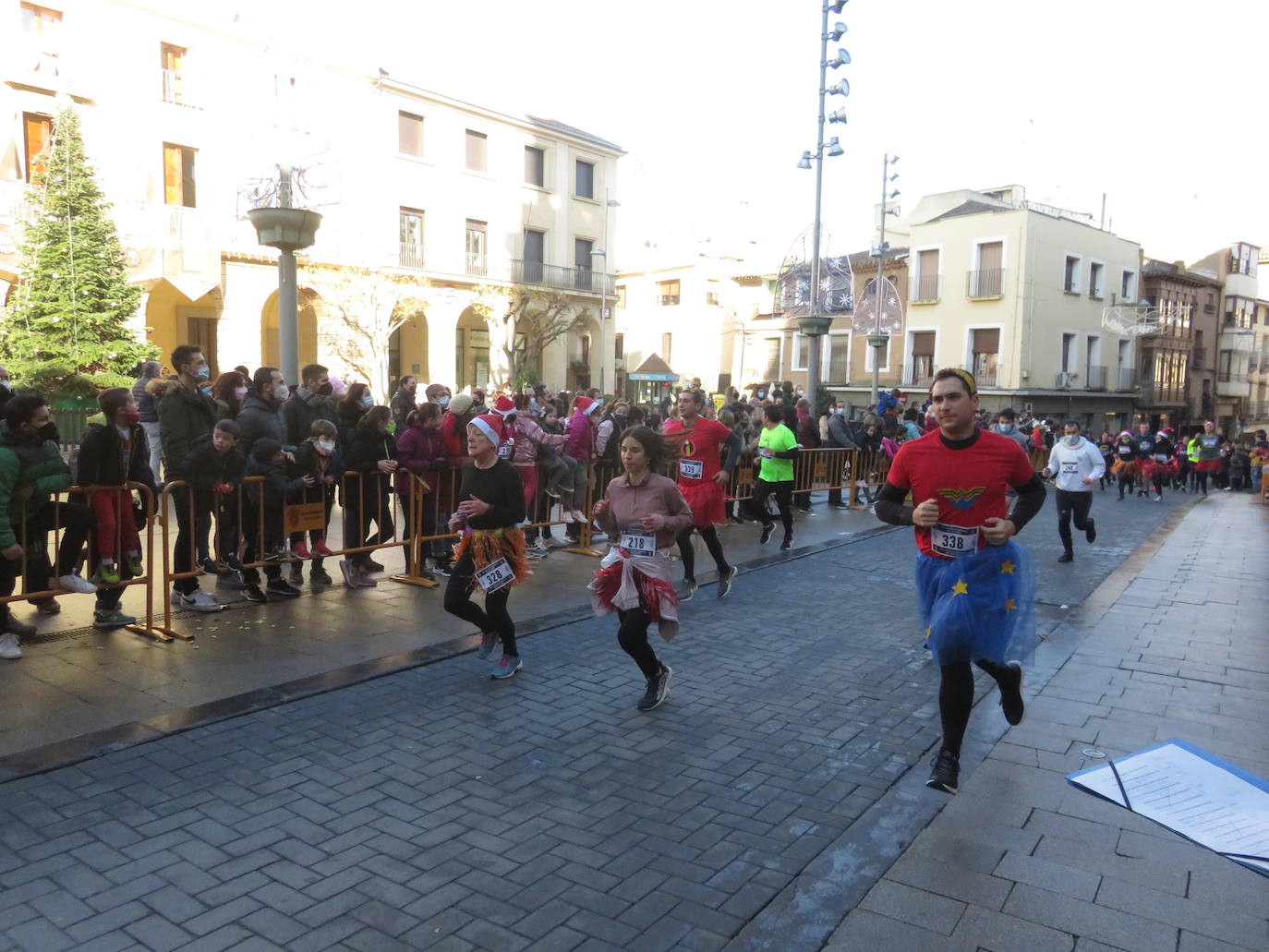 Fotos: Cuatrocientos corredores, en la San Silvestre de Alfaro