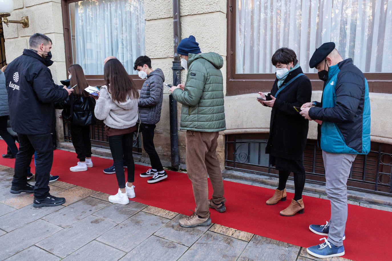 Fotos: La sesión en Actual de Arkano y Laura Sam en el Círculo Logroñés