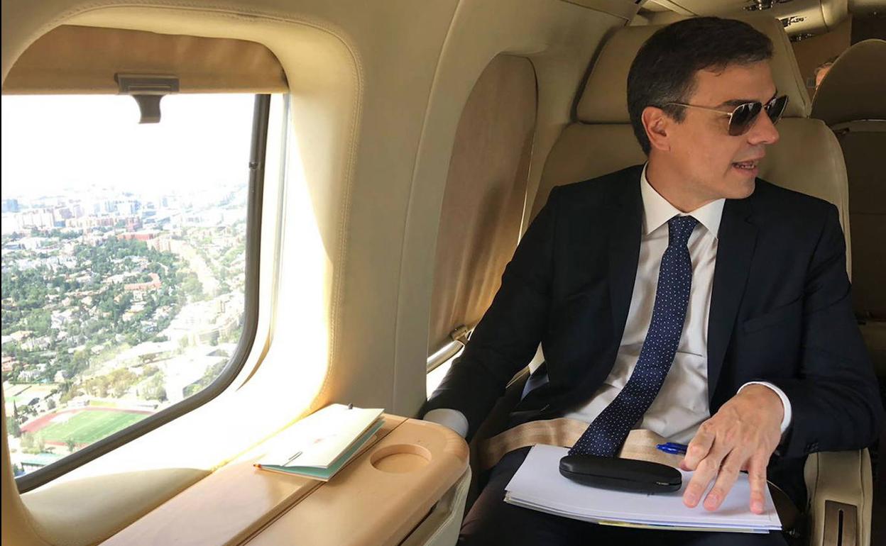 Pedro Sánchez, a bordo del Falcon, en junio de 2018.