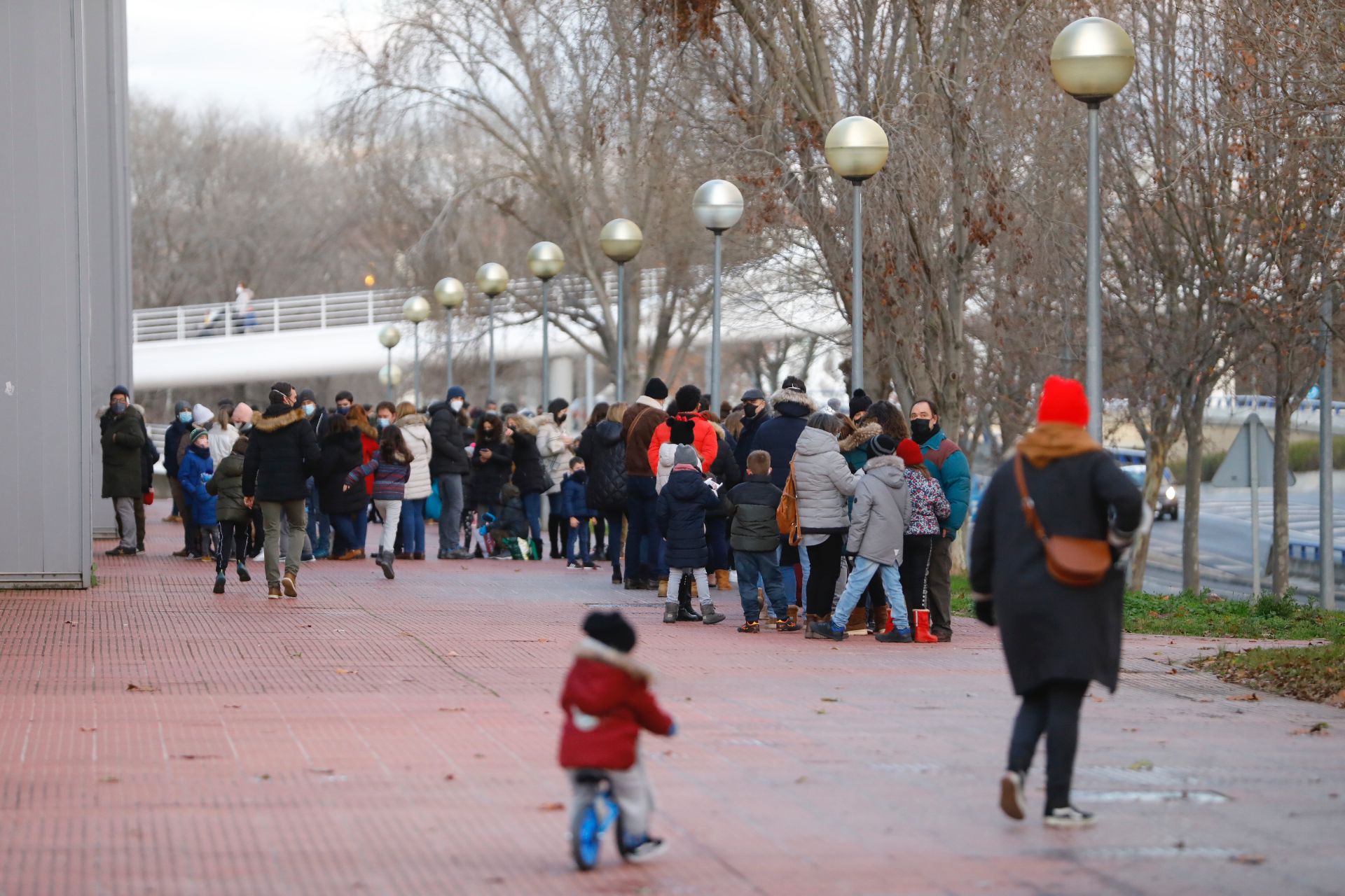 Fotos: Colas para entrar en Las Gaunas a ver a los Reyes Magos