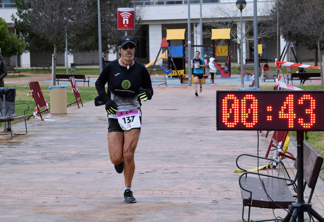 Fotos: El Cross de Los Lirios reúne a más de 200 atletas