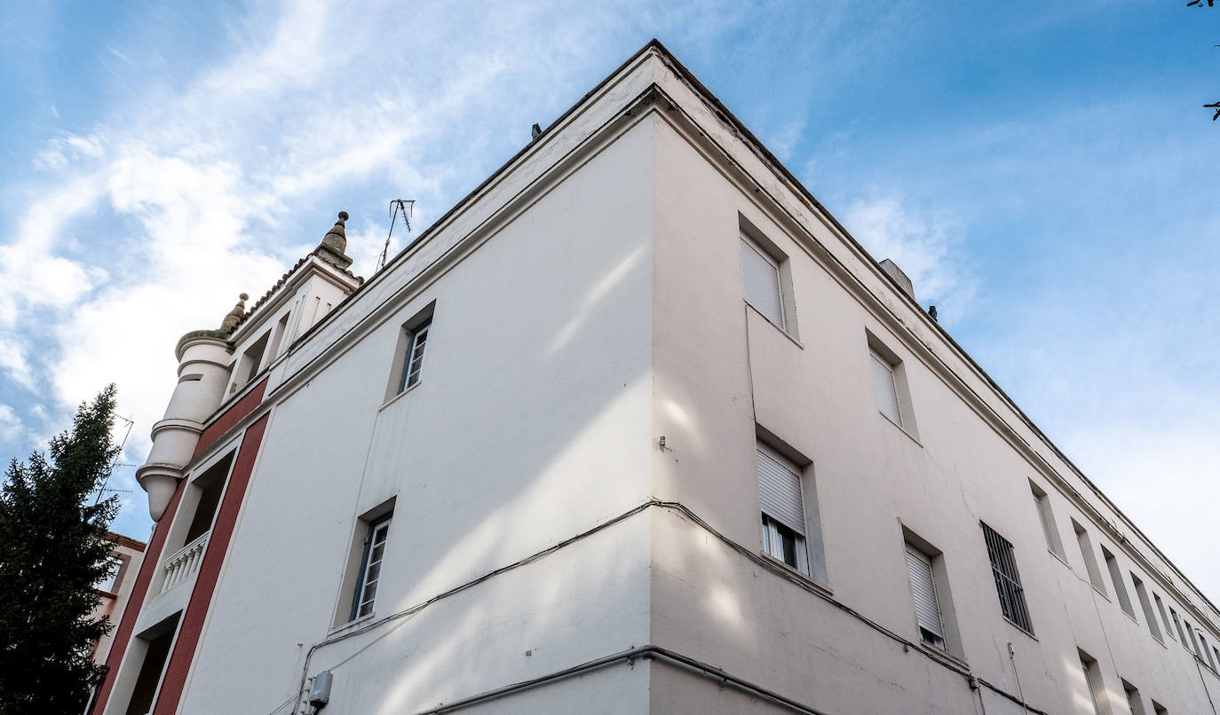 Fotos: El singular edificio de la residencia militar pervive sin estruendo en el centro de Logroño