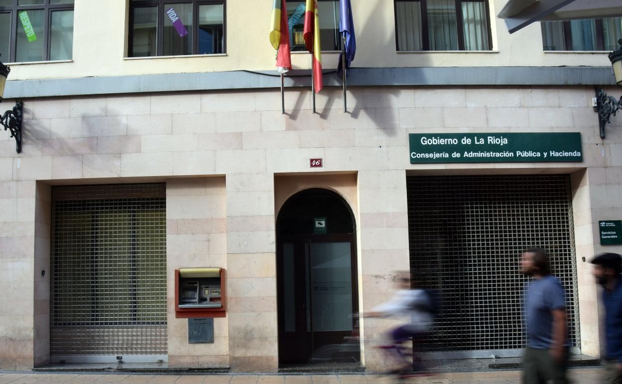 Sede de la Consejería de Hacienda de La Rioja, en la calle Portales.