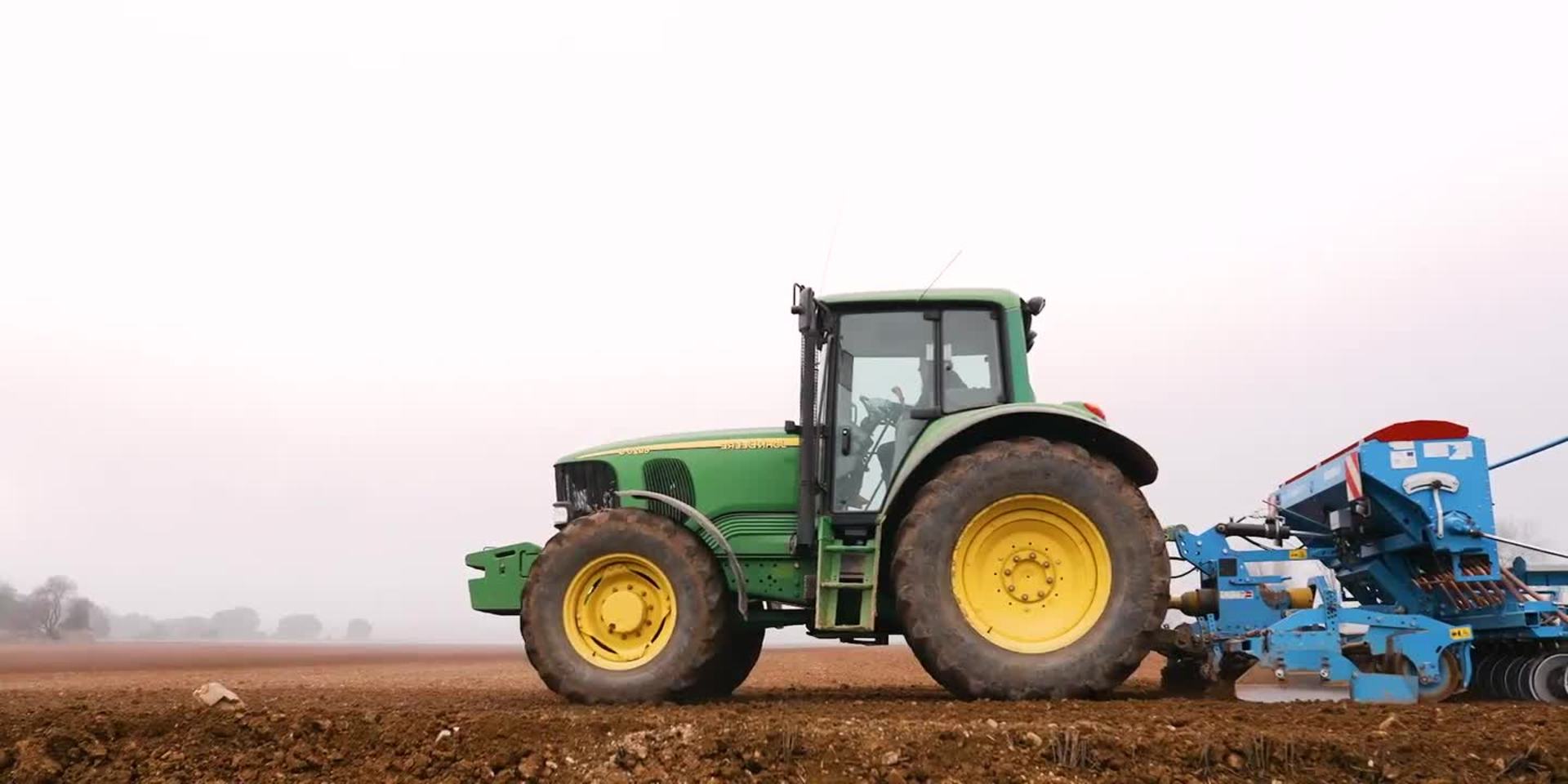 Los Imprescindibles, el vídeo de ARAG-ASAJA para homenajear al sector agrícola y ganadero