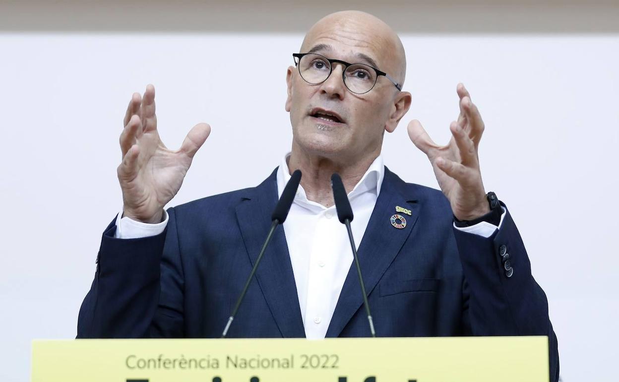 El exconsejero de Exteriores de la Generalitat, Raül Romeva, condenado a doce años por sedición e indultado por el Gobierno, en la presentación de la conferencia nacional de ERC.