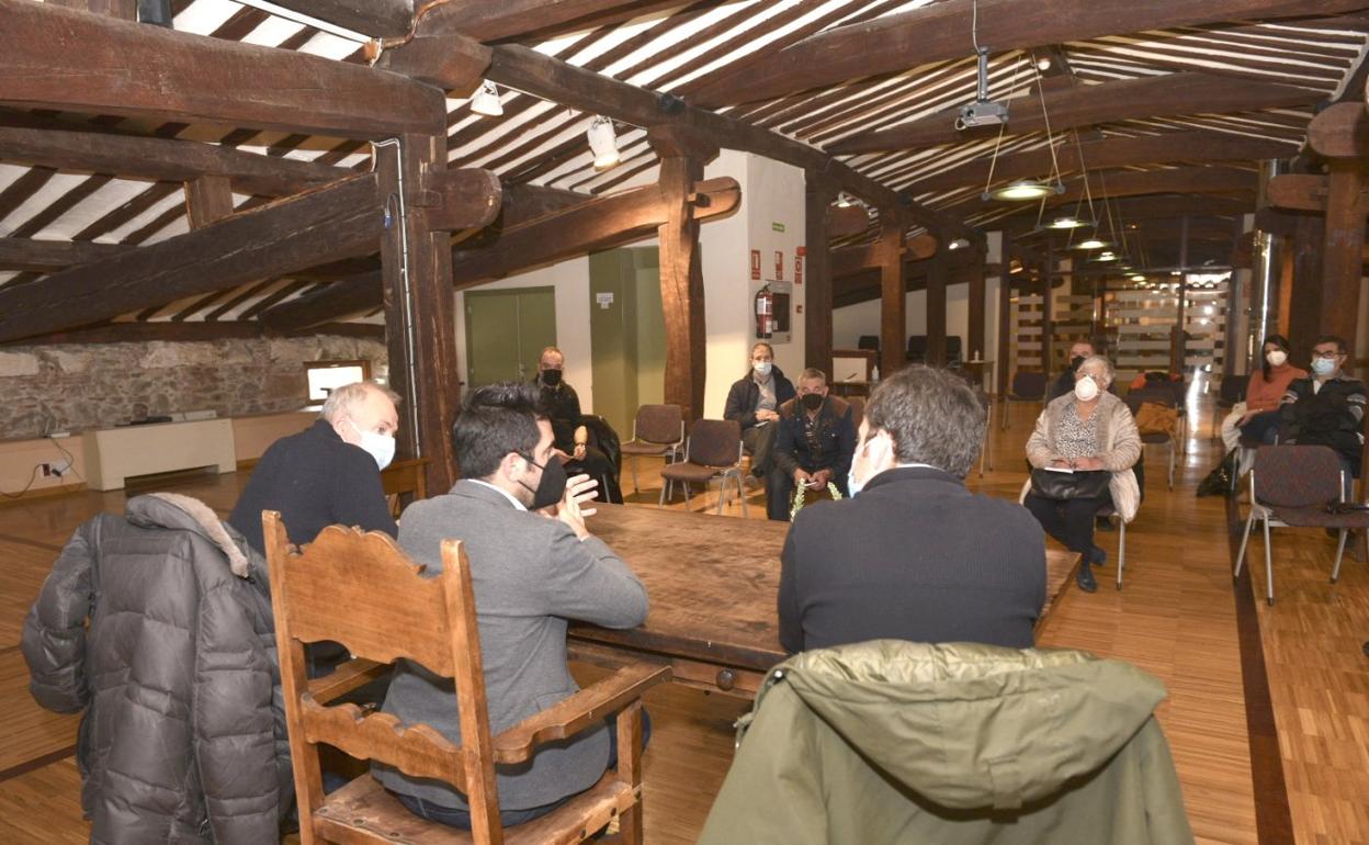 Reunión mantenida ayer en Ezcaray. 