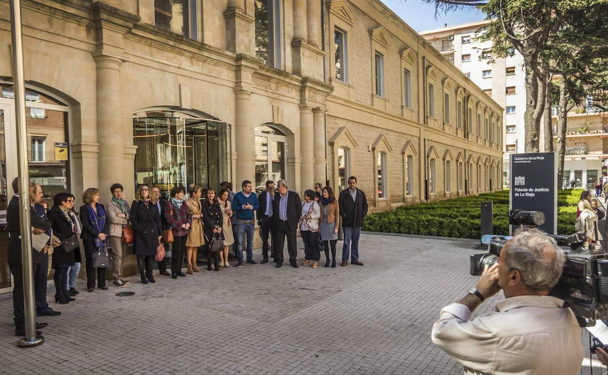 Los letrados de la Administración de Justicia, en un paro reivindicativo de sus derechos laborales en el 2018. 