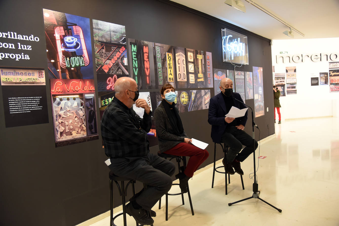 Fotos: El Ayuntamiento de Logroño acoge la exposición &#039;Abierto por ilusión&#039;