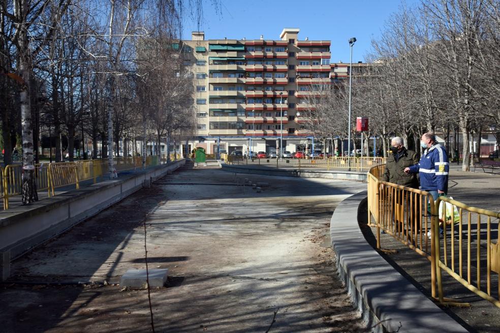 La fuente de Los Tilos, que permanece vallada por filtraciones, quedará recortada y, en el espacio que se le quite se colocarán elementos biosaludables. 