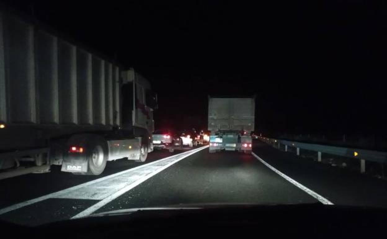 Cuatro heridos en una colisión entre dos vehículos en la A-12 en el término de Sotés