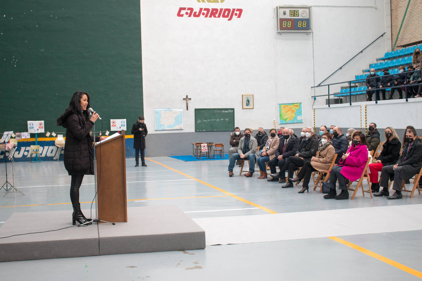 Fotos: Castañares de Rioja celebra el 75 aniversario de su escuela y muestra sus recuerdos en una exposición