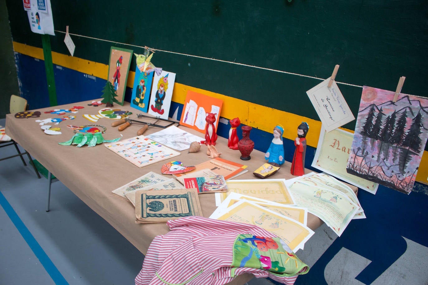 Fotos: Castañares de Rioja celebra el 75 aniversario de su escuela y muestra sus recuerdos en una exposición