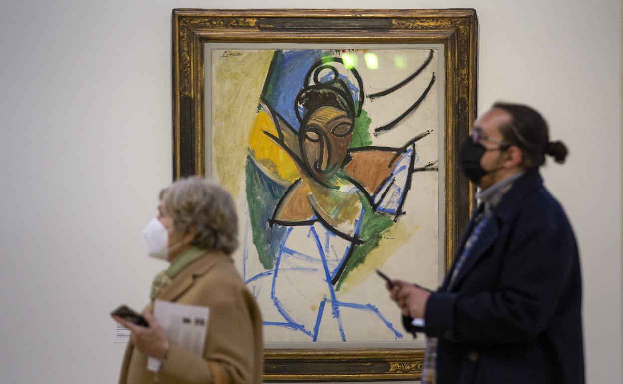 'Mujer' (1907), pieza estelar de la muestra 'Picasso. Rostros y figuras', en la que el pintor anticipa 'Las señoritas de Aviñón'. 