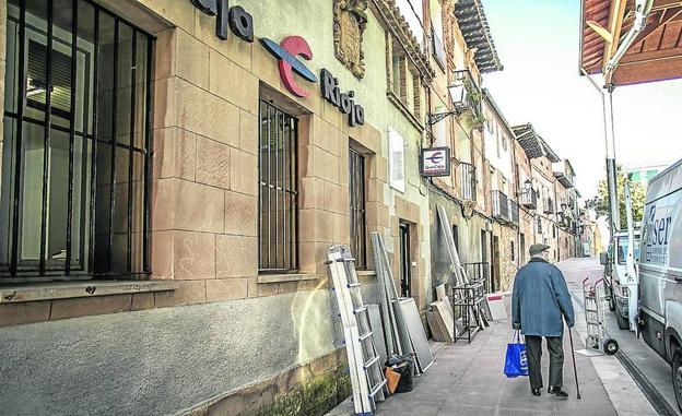 «Ahora parece que a las entidades financieras les sobra la gente con recursos, con saldos a la vista»