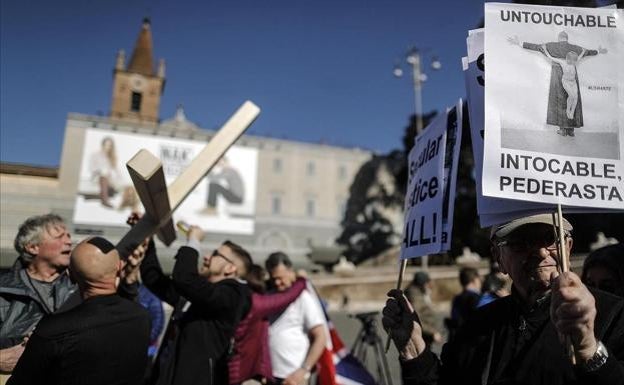 Manifestacion en Roma para protestar por los abusos sexuales en la Iglesia católica. 