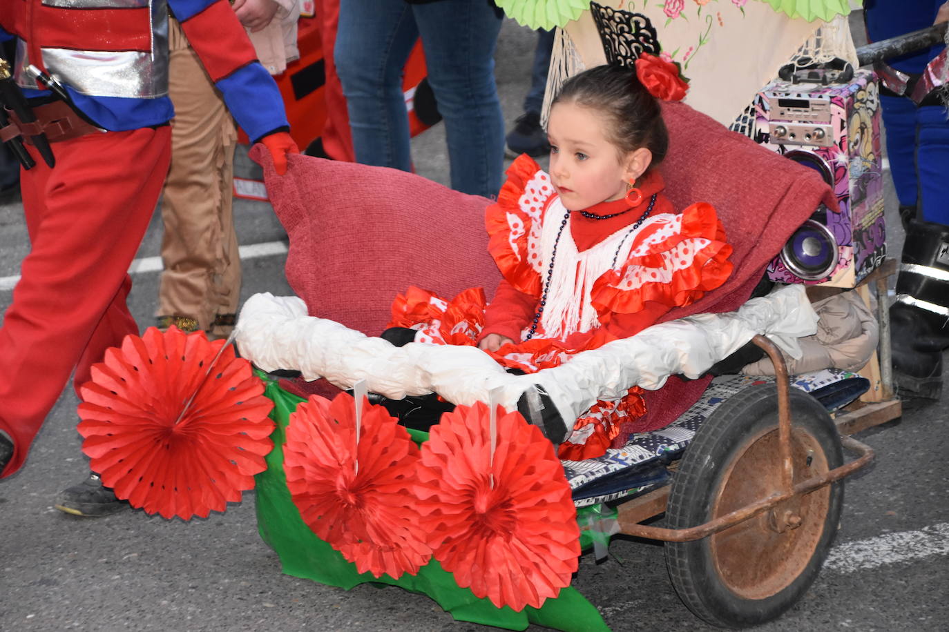 Fotos: El Carnaval se adueña de las calles de Cervera