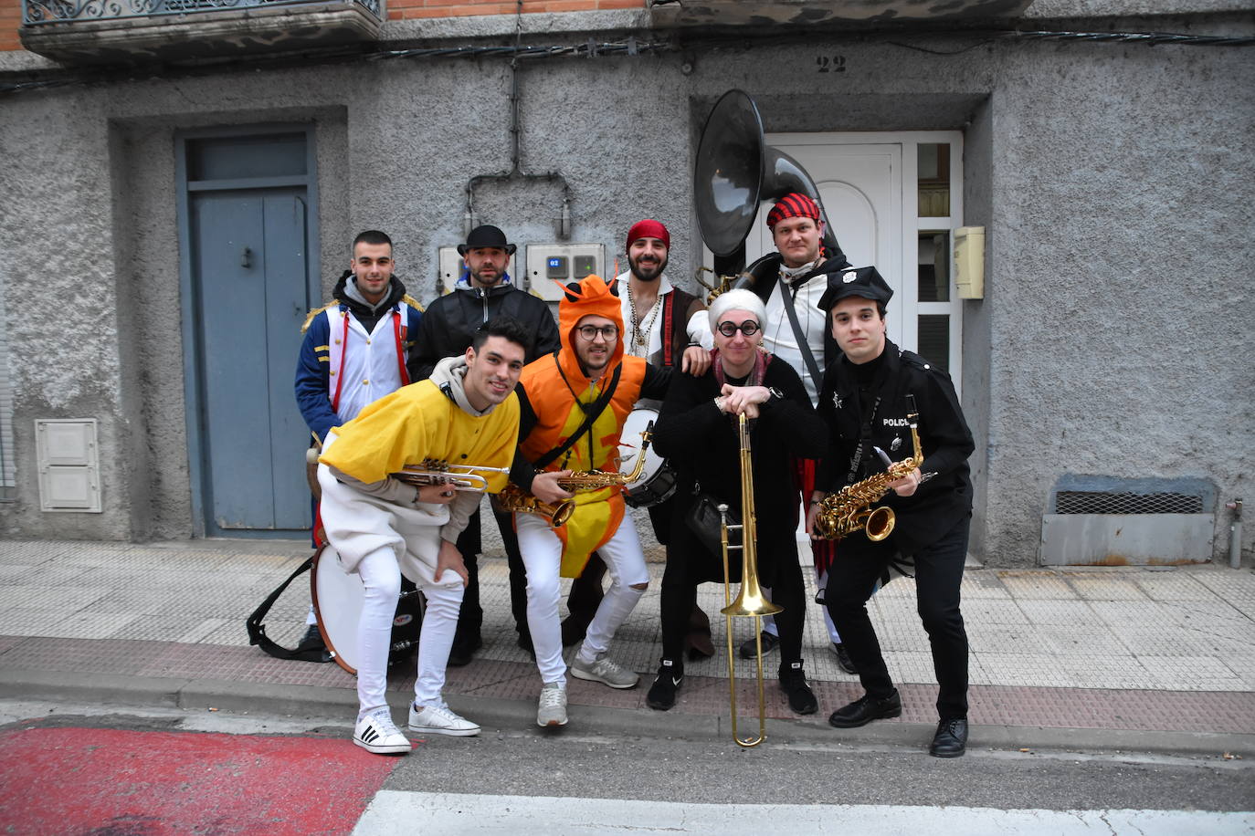 Fotos: El Carnaval se adueña de las calles de Cervera