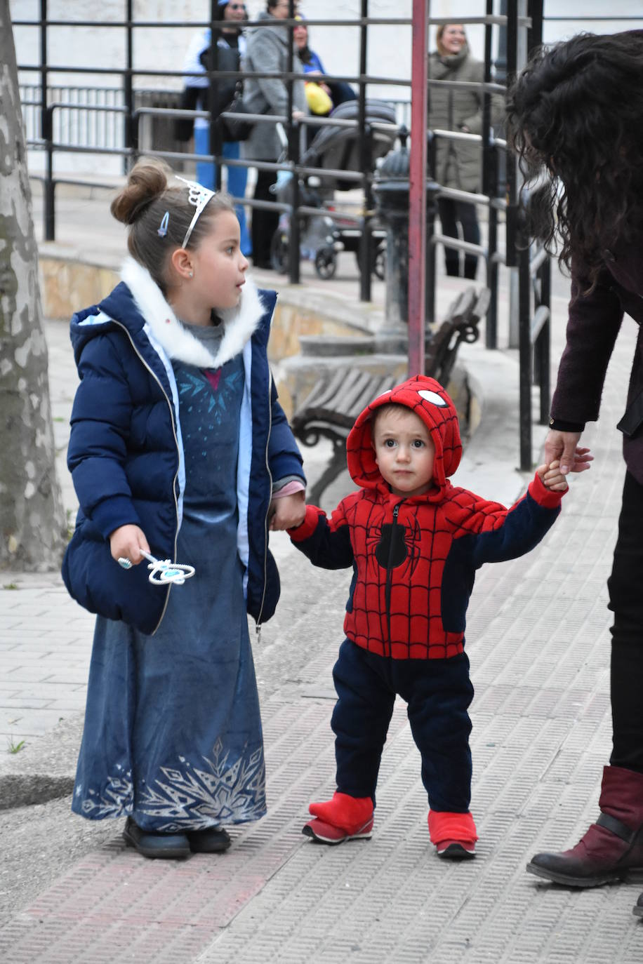 Fotos: El Carnaval se adueña de las calles de Cervera