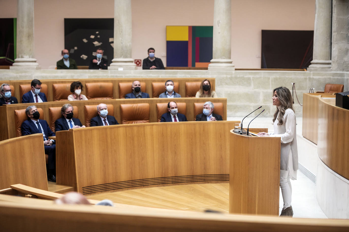 El Parlamento de La Rioja acoge la exposición 'El terror a portada', organizada por Vocento, la Fundación Víctimas del Terrorismo y el Centro Memorial de las Víctimas del Terrorismo. 