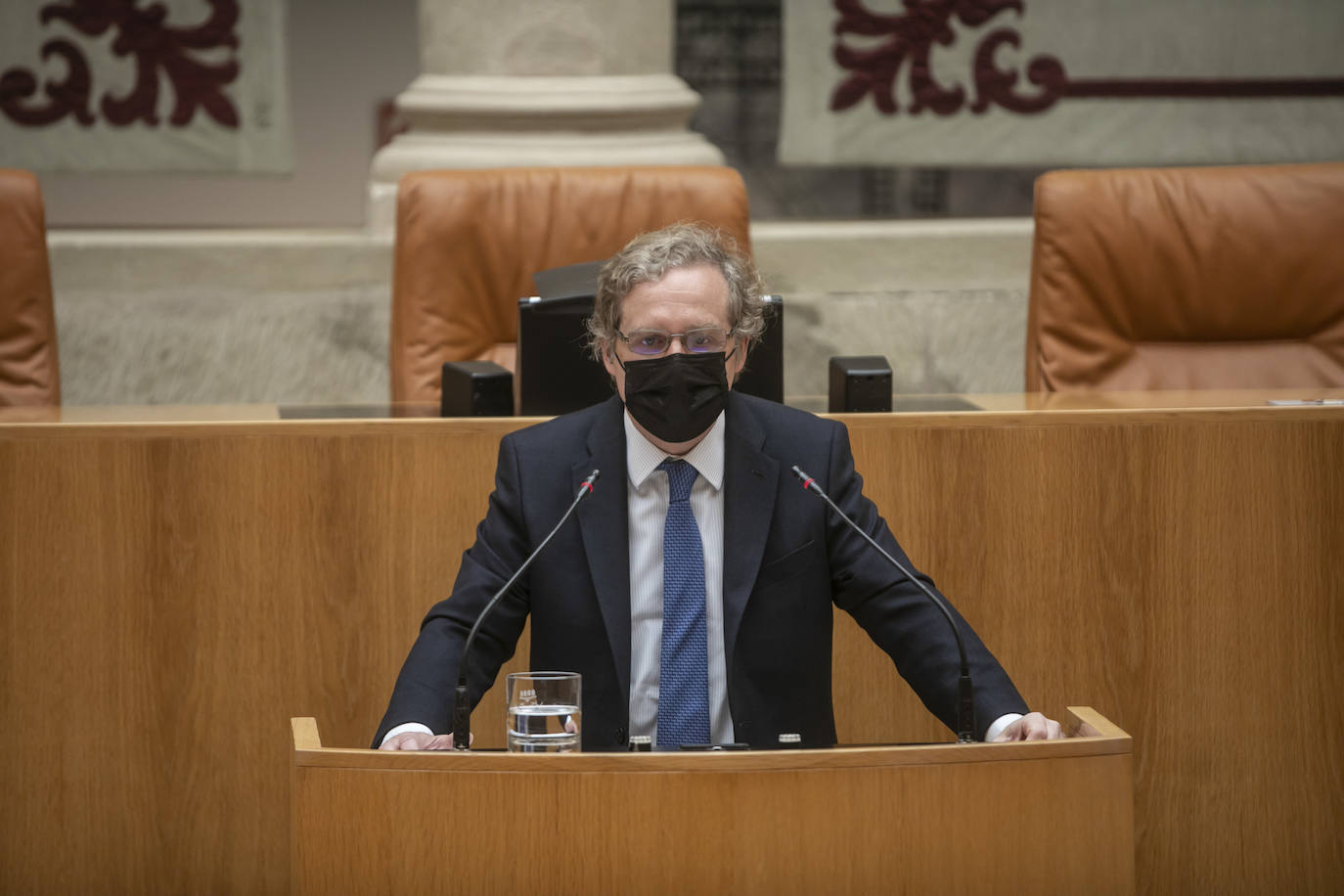 El Parlamento de La Rioja acoge la exposición 'El terror a portada', organizada por Vocento, la Fundación Víctimas del Terrorismo y el Centro Memorial de las Víctimas del Terrorismo. 