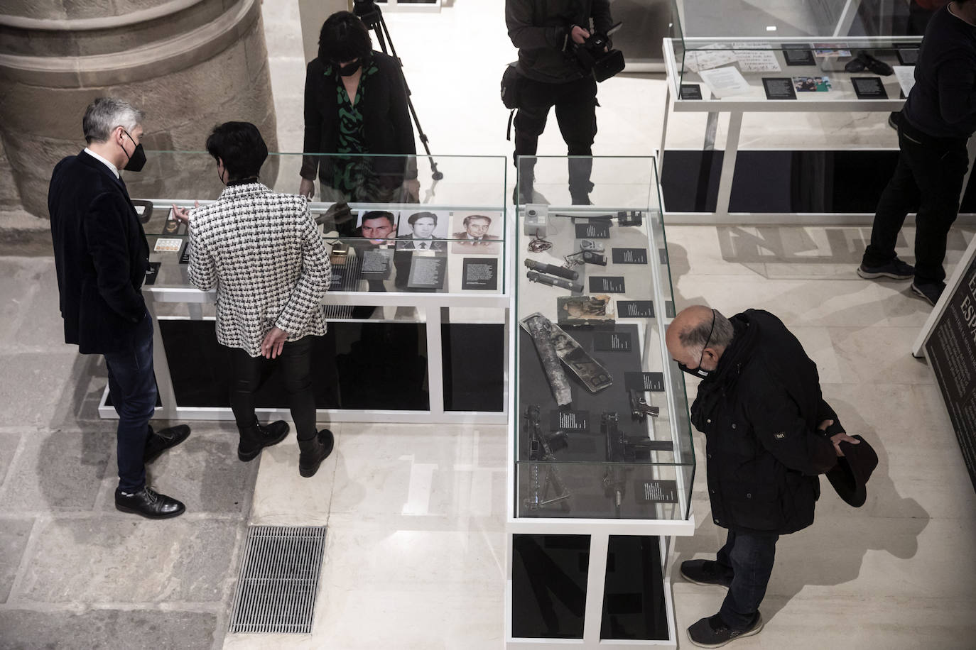 El Parlamento de La Rioja acoge la exposición 'El terror a portada', organizada por Vocento, la Fundación Víctimas del Terrorismo y el Centro Memorial de las Víctimas del Terrorismo. 