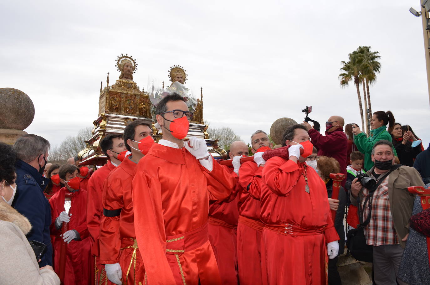 Fotos: La procesión de los mártires Emeterio y Celedonio llena las calles de Calahorra