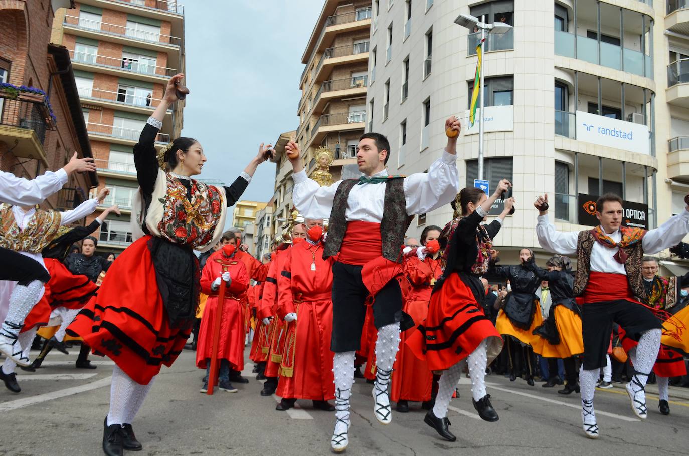 Fotos: La procesión de los mártires Emeterio y Celedonio llena las calles de Calahorra