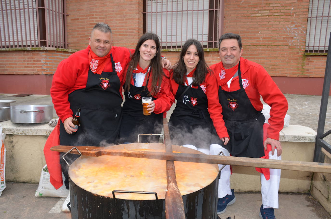 Fotos: Mascletá, salida de los gigantes, encierro infantil y degustación de calderetes de las peñas de Calahorra